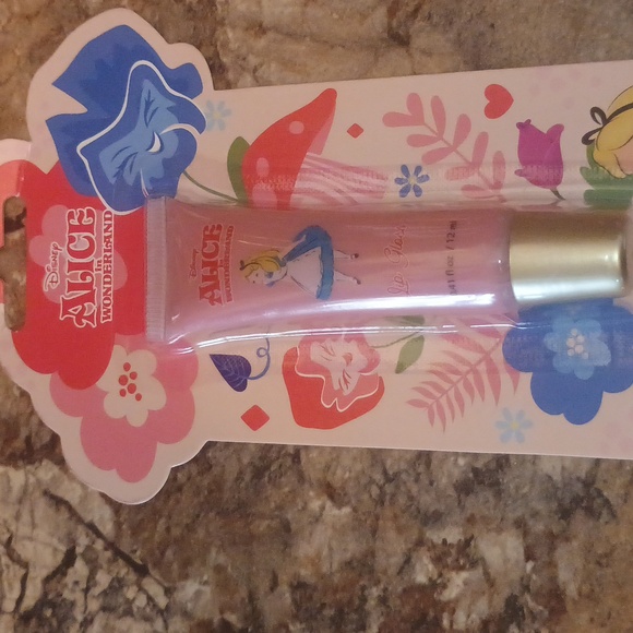 Alice in Wonderland beauty set . New Disney Fan - Picture 2 of 4